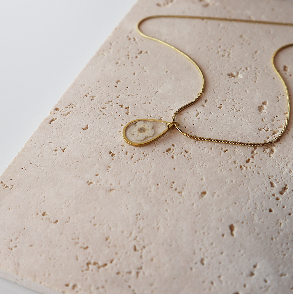 Hanger Drop – Plum Bloesem – Wit – Goud