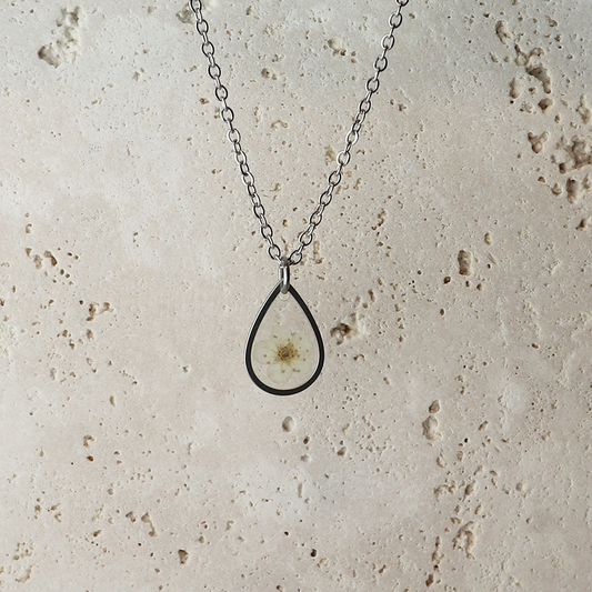 Hanger Drop – Plum Bloesem – Wit – Zilver