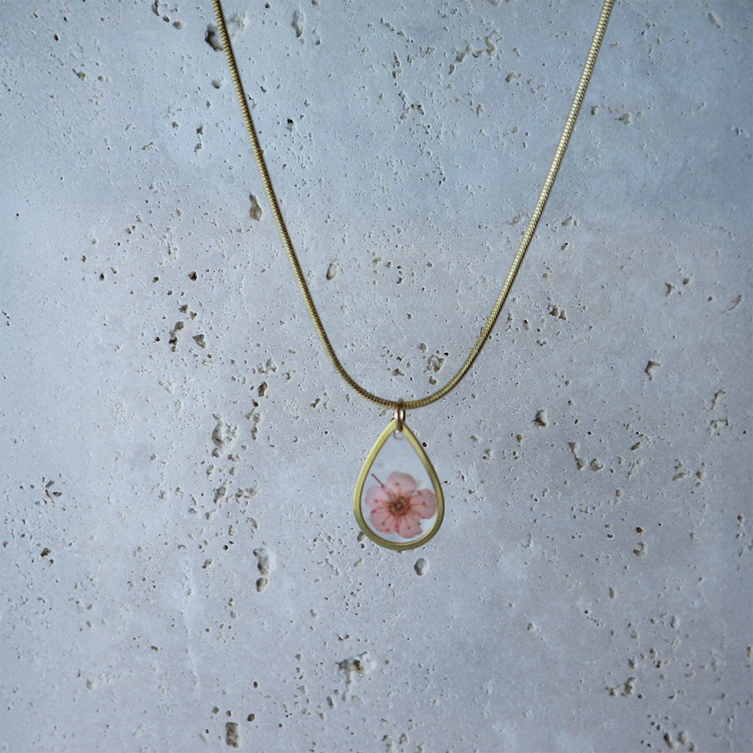 Hanger Drop – Plum Bloesem – Roze – Goud
