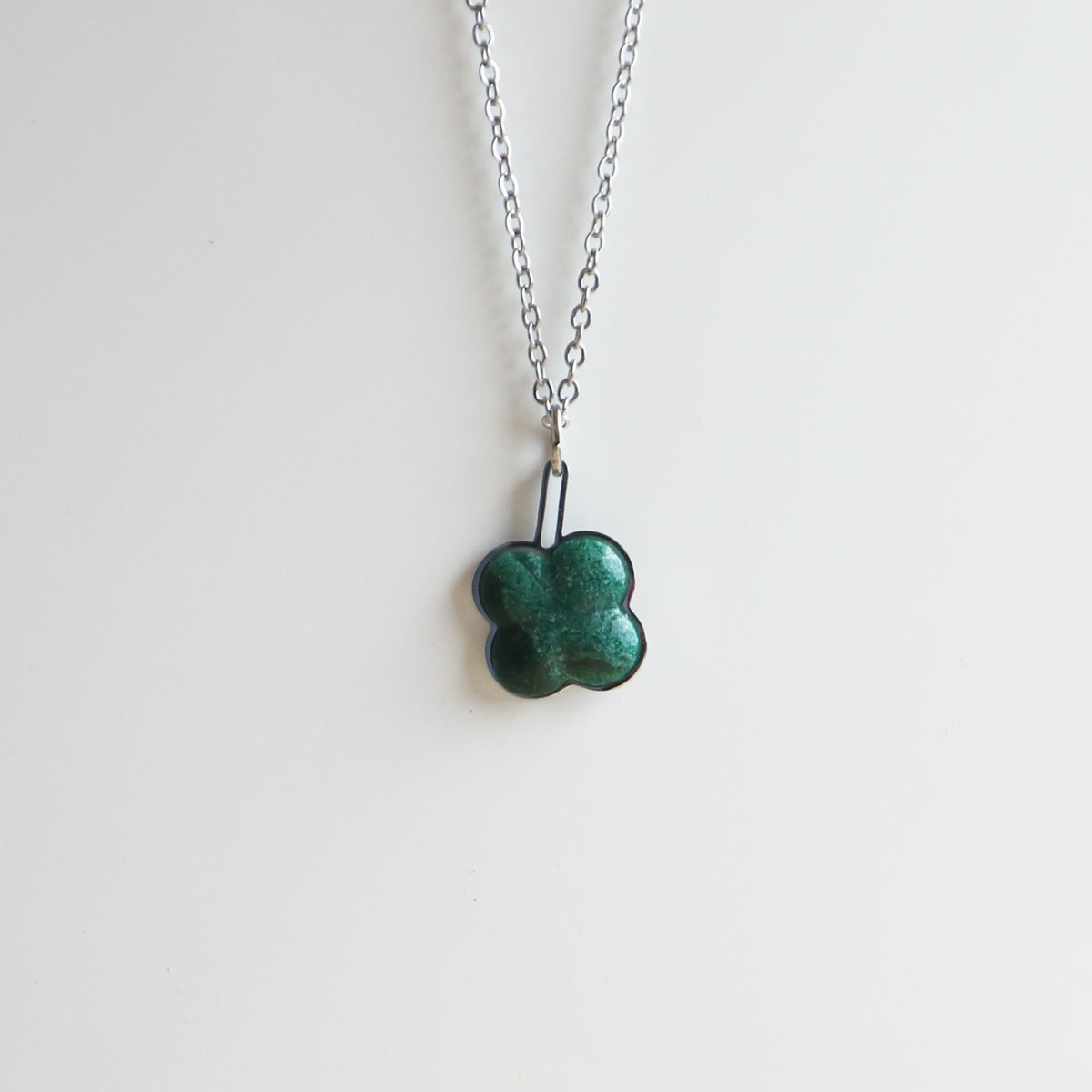 Hanger – Groene Jade - Klaver - Zilver