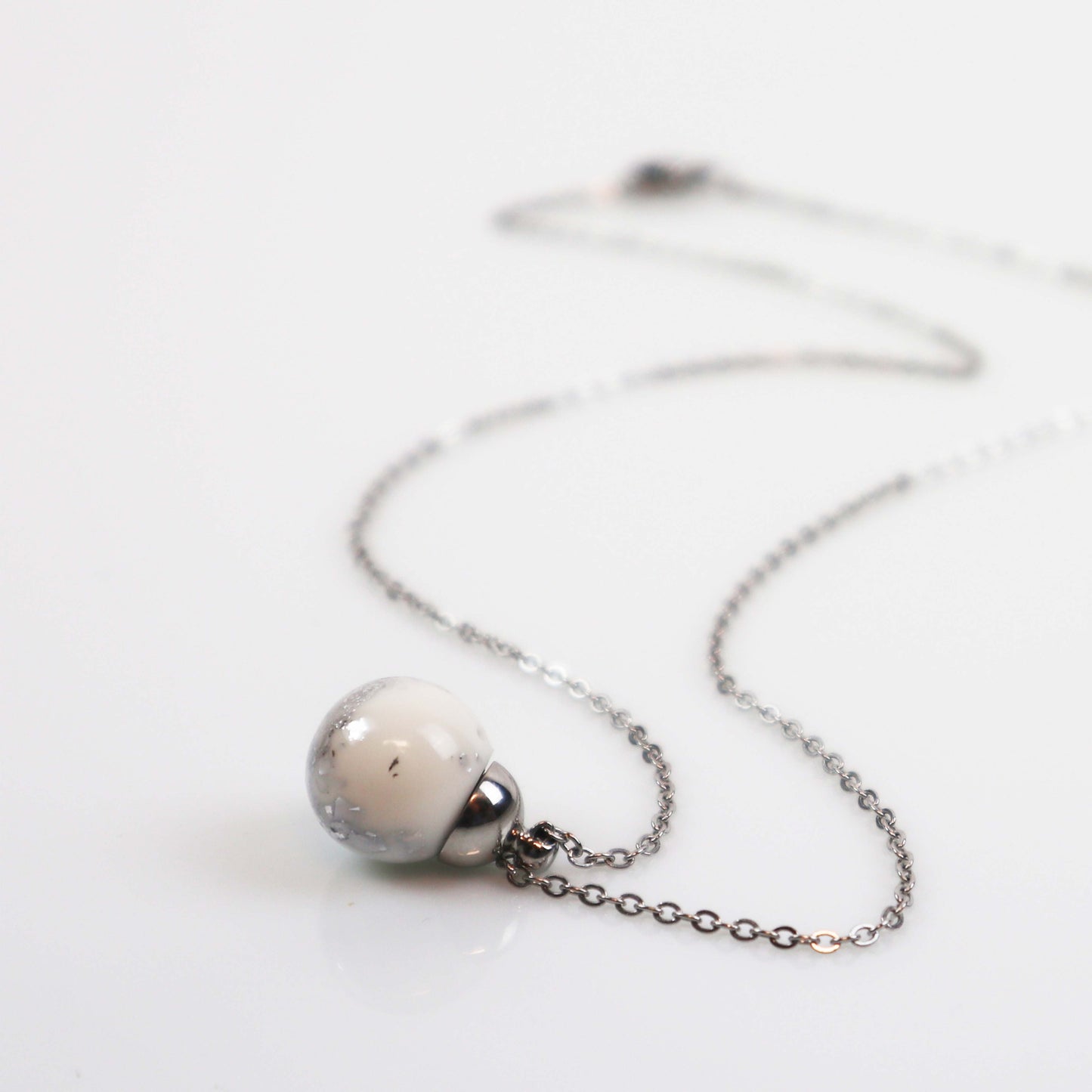 Drupt Hanger Snufje Zilver Wit