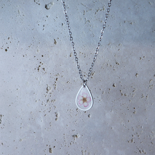 Hanger Drop – Plum Bloesem – Spirea – Zilver