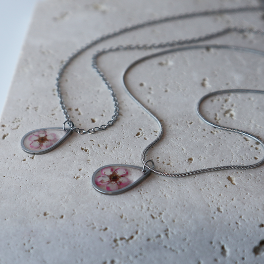 Hanger Drop – Plum Bloesem – Spirea – Zilver