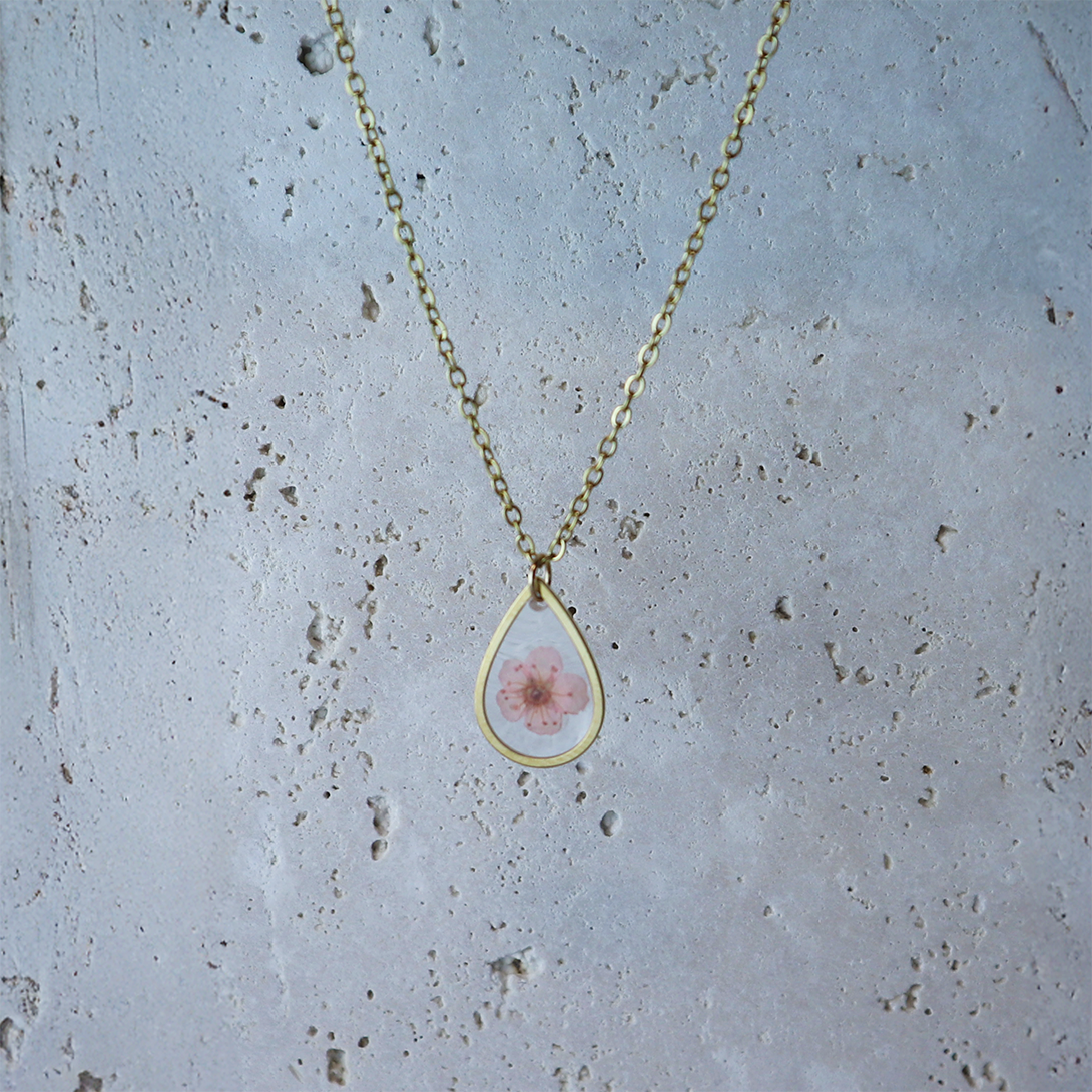 Hanger Drop – Plum Bloesem – Roze – Goud