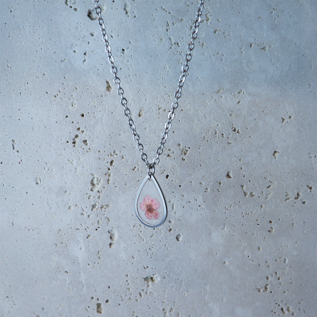 Hanger Drop – Plum Bloesem – Roze – zilver