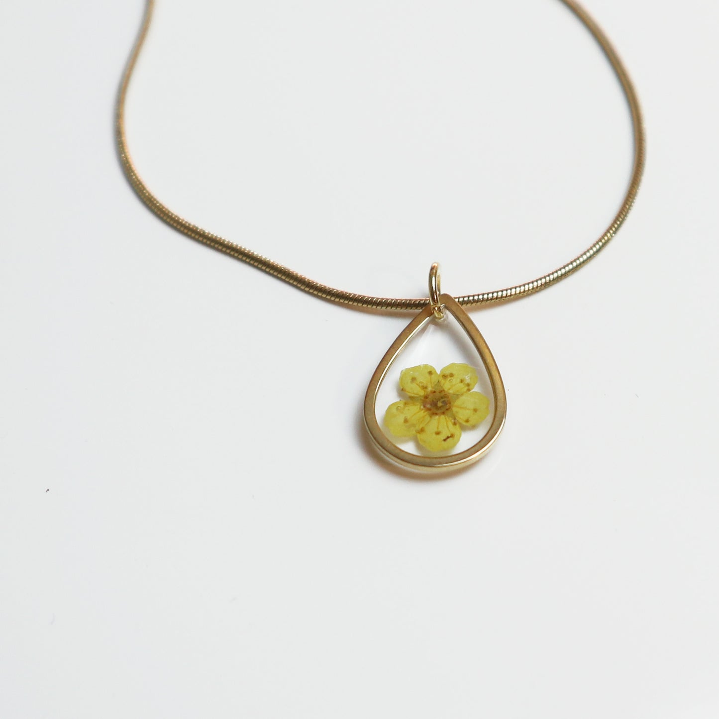 Hanger Drop – Plum Bloesem – Geel – Goud