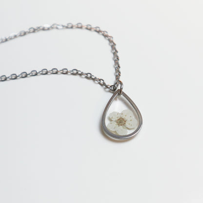 Hanger Drop – Plum Bloesem – Wit – Zilver