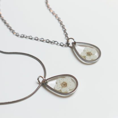 Hanger Drop – Plum Bloesem – Wit – Zilver