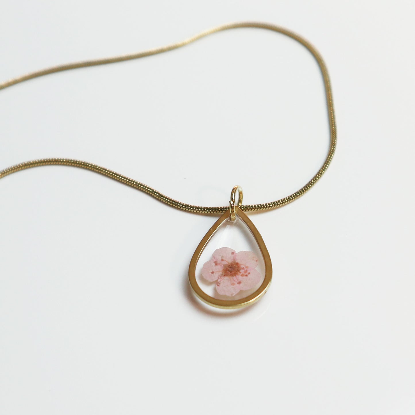 Hanger Drop – Plum Bloesem – Roze – Goud