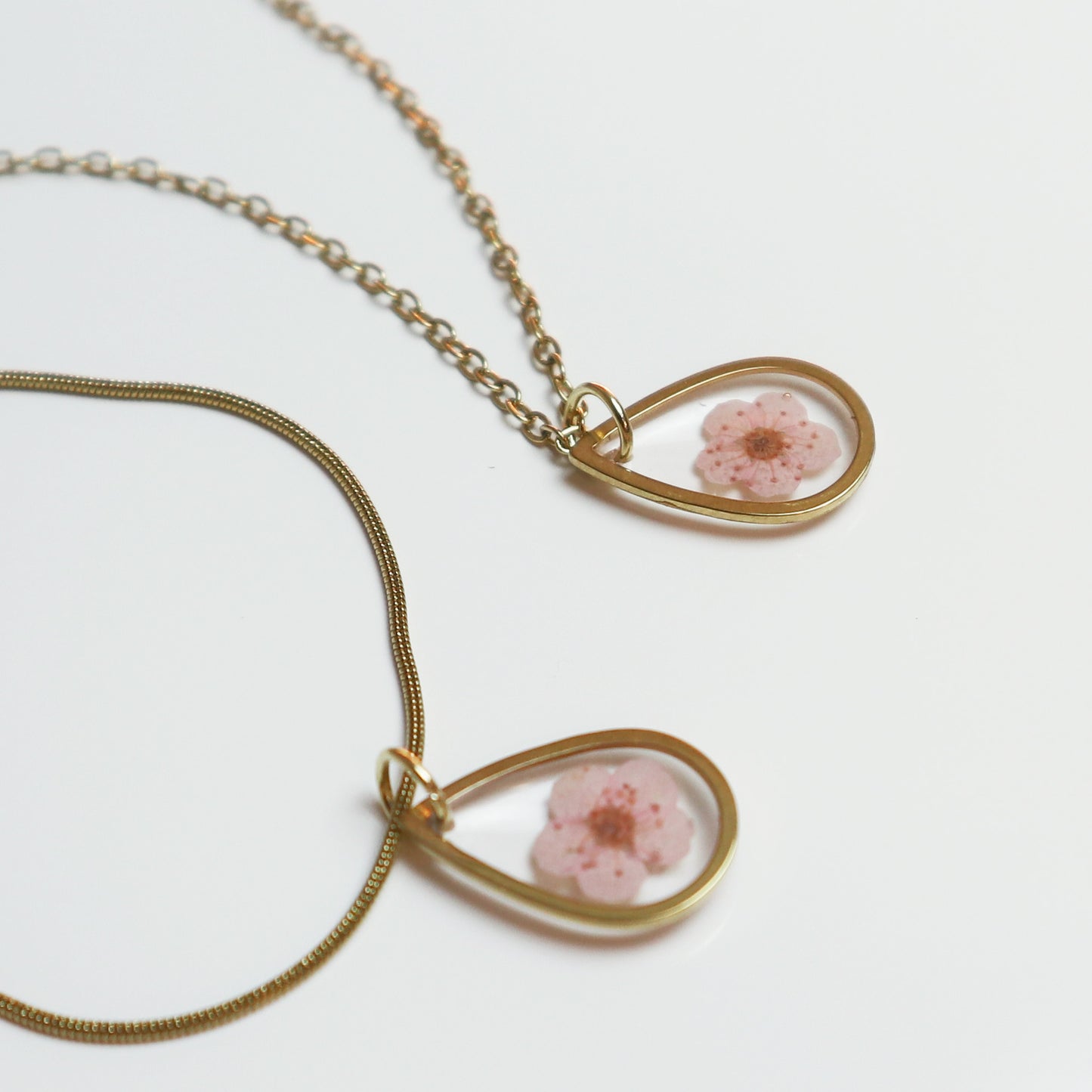 Hanger Drop – Plum Bloesem – Roze – Goud