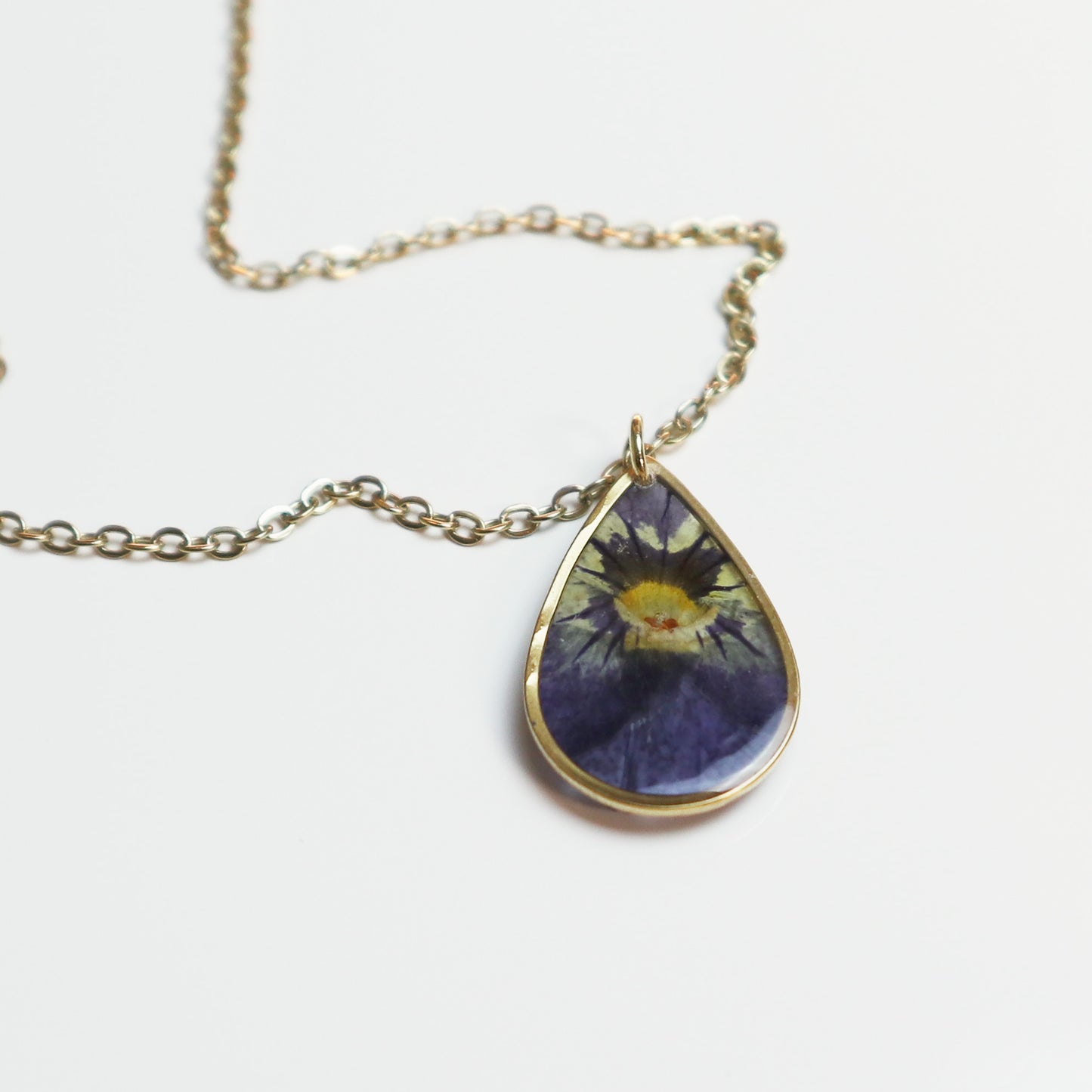 Hanger Drop – Viooltje – Goud