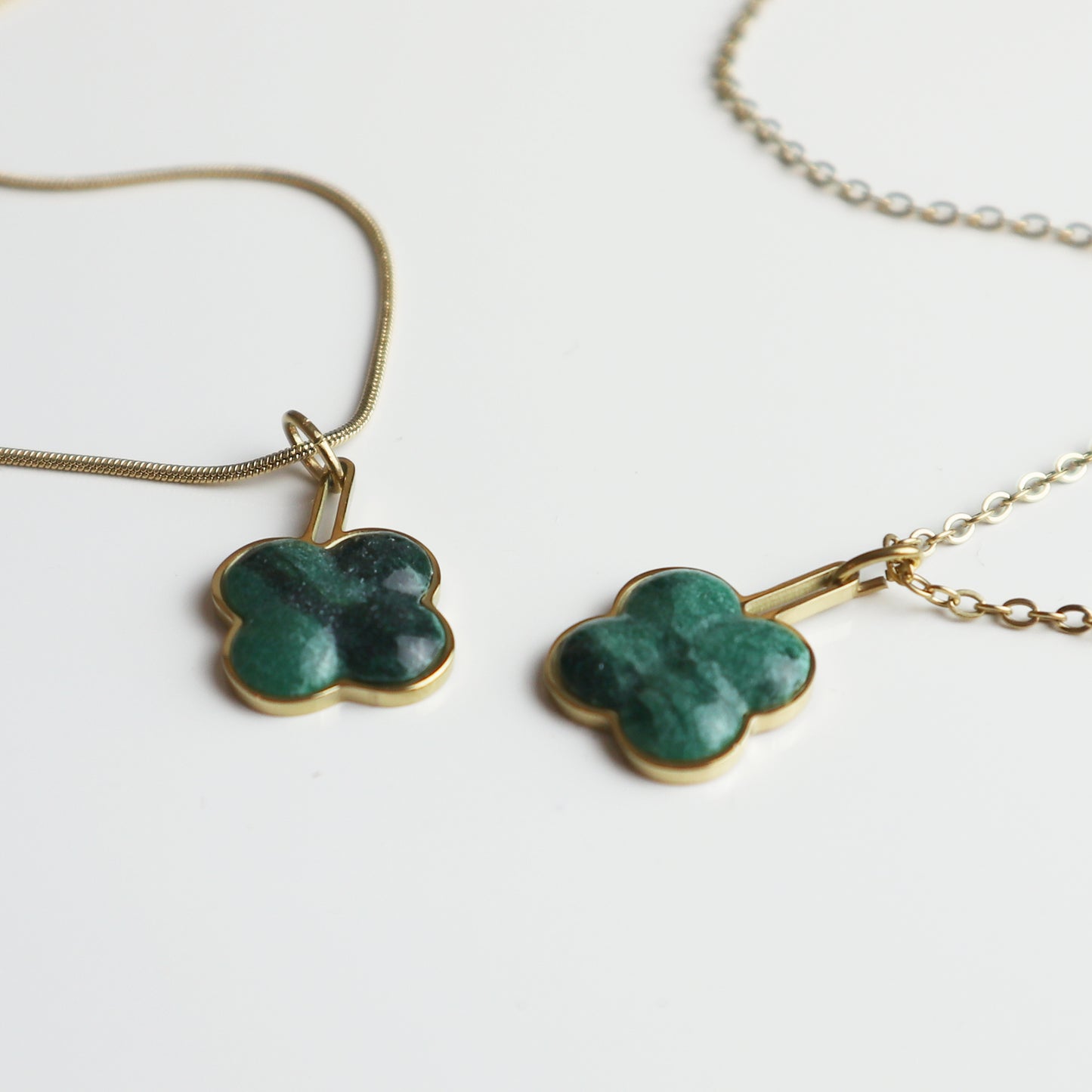 Hanger – Groene Jade - Klaver - Goud