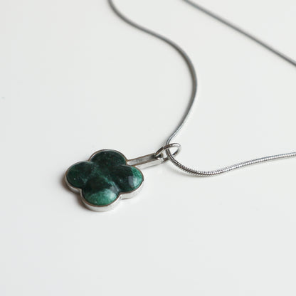 Hanger – Groene Jade - Klaver - Zilver