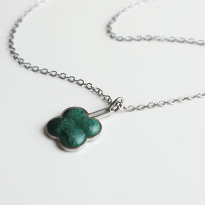 Hanger – Groene Jade - Klaver - Zilver
