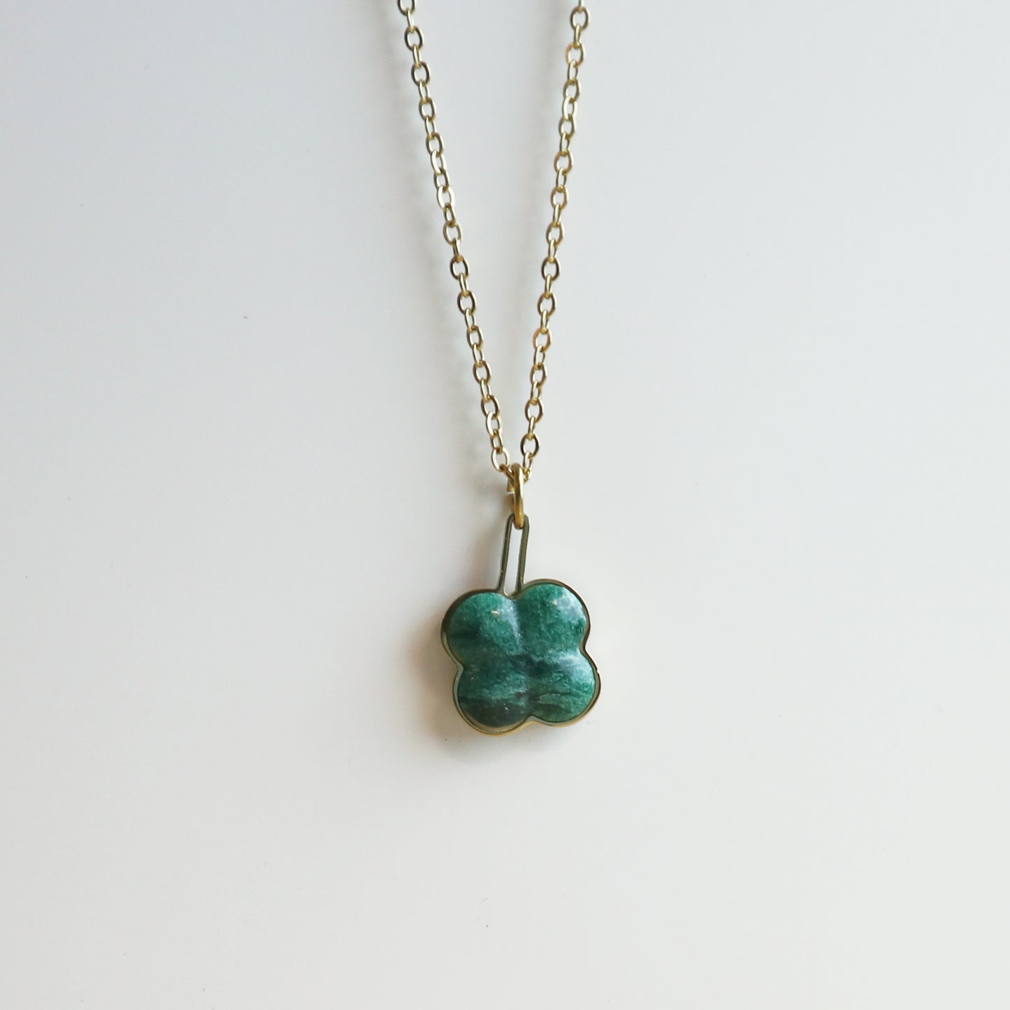 Hanger – Groene Jade - Klaver - Goud