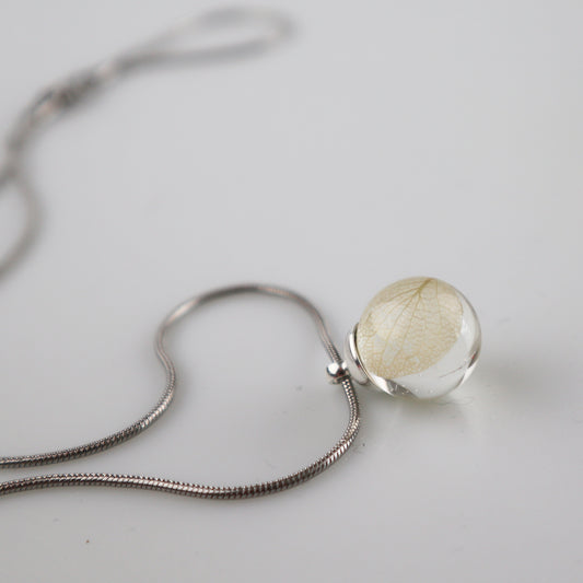 Drupt Leaf White