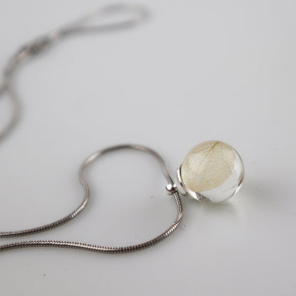 Drupt Leaf White