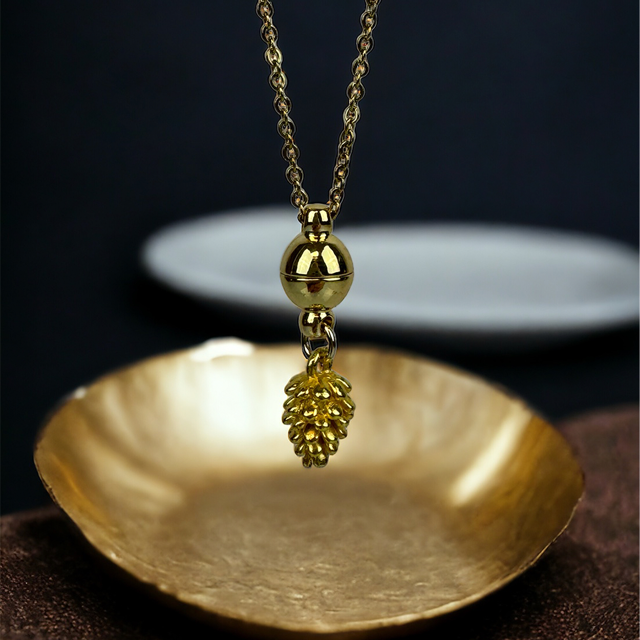 Drip Pendant Golden Pine Cone