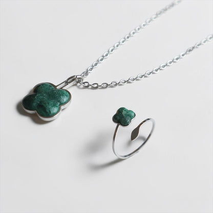 Jade Klaver Set – Ring, Hanger & Ketting (Zilver)